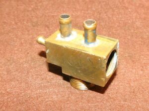 1969 Ford Mustang GT Mach 1 Cougar Xr7 ORIG 390 INTAKE MANIFOLD VACUUM FITTING