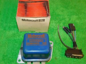 1974-77 Ford F500 B500 Truck NOS TRANSISTORIZED ALTERNATOR VOLTAGE REGULATOR KIT