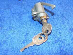 1949 Ford Custom Deluxe Car NOS GLOVE BOX COMPARTMENT DOOR LOCK CYL KEY ASSEMBLY