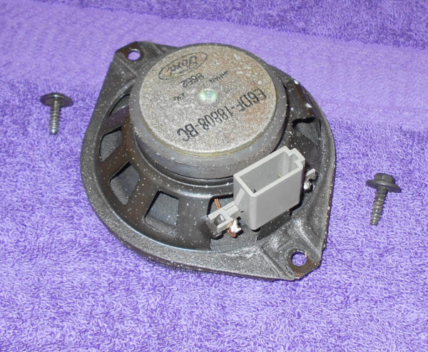 57-7049.jpg 57-7049.jpg