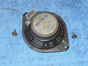 87 1988 1989 1990 1991 1992 93 Mustang GT Saleen Cobra ORIG DASH STEREO SPEAKER