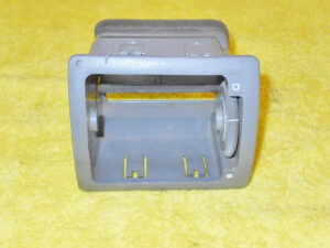 1987 1988 1989 1990 1991 1992 1993 Mustang LX GT ORIG GREY LH DASH VENT BEZEL