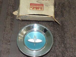 1961 Mercury Meteor 600 800 Monterey NOS STEERING WHEEL CAP HORN RING BUTTON