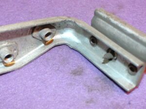 1969 1970 Mustang GT Mach 1 Boss Shelby FASTBACK RH QUARTER WINDOW LOWER PIVOT