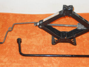 1994 95 96 97 98 99 2000 01 02 03 04 Mustang GT Cobra ORIG TRUNK SCISSOR JACK