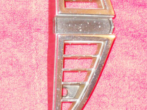 1969 Ford Thunderbird Sedan Landau Hardtop ORIG DS LH FRONT TRIM GRILLE SIDE END